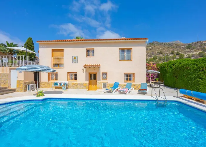 Maryline - Plusholidays Willa Calpe