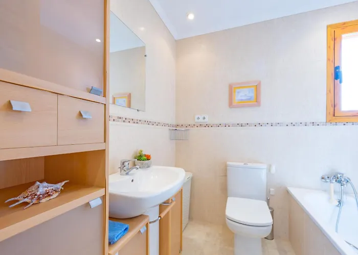 Maryline - Plusholidays Willa Calpe