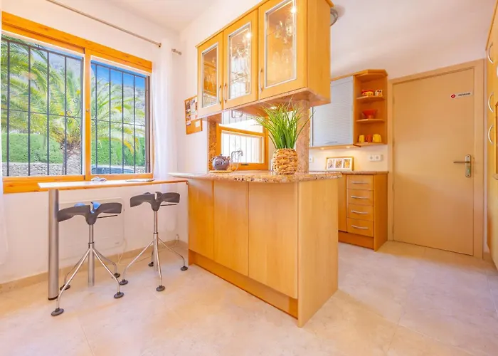 Willa Maryline - Plusholidays