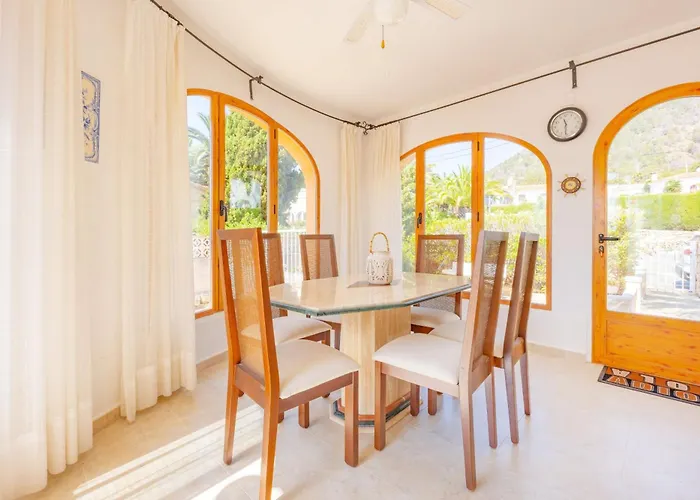 Maryline - Plusholidays Willa *