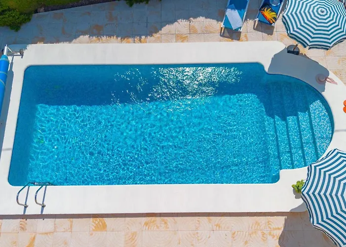 Maryline - Plusholidays Willa